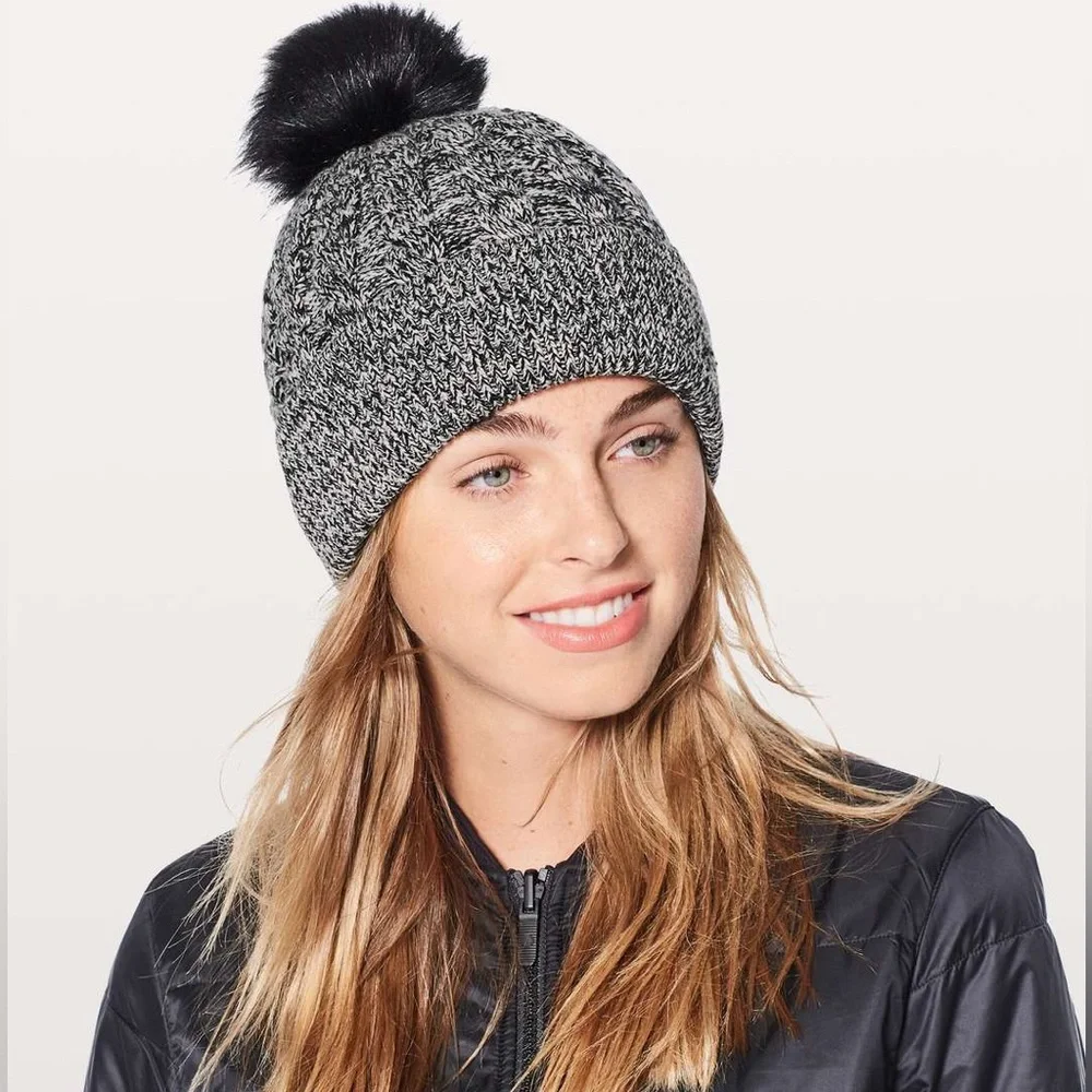 NEW Lululemon Wool Be Toasty Pom Beanie Black Angel Wing OS